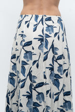 Load image into Gallery viewer, Vintage x Cream, Blue Floral Linen Maxi Skirt (M)