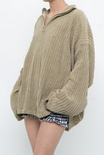 Load image into Gallery viewer, Vintage x Made in Hong Kong x Beige Velvet Ribbed Oversized Sweater (S-XXL)