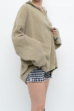 Load image into Gallery viewer, Vintage x Made in Hong Kong x Beige Velvet Ribbed Oversized Sweater (S-XXL)