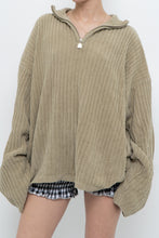 Load image into Gallery viewer, Vintage x Made in Hong Kong x Beige Velvet Ribbed Oversized Sweater (S-XXL)