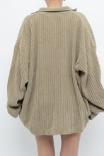 Load image into Gallery viewer, Vintage x Made in Hong Kong x Beige Velvet Ribbed Oversized Sweater (S-XXL)