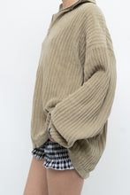 Load image into Gallery viewer, Vintage x Made in Hong Kong x Beige Velvet Ribbed Oversized Sweater (S-XXL)