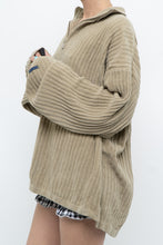 Load image into Gallery viewer, Vintage x Made in Hong Kong x Beige Velvet Ribbed Oversized Sweater (S-XXL)