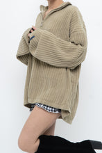Load image into Gallery viewer, Vintage x Made in Hong Kong x Beige Velvet Ribbed Oversized Sweater (S-XXL)