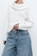 Load image into Gallery viewer, Vintage x Made in Hong Kong x Cotton White Mockneck Knit Sweater (S-L)
