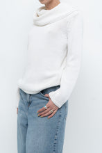 Load image into Gallery viewer, Vintage x Made in Hong Kong x Cotton White Mockneck Knit Sweater (S-L)