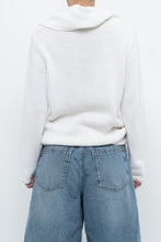 Load image into Gallery viewer, Vintage x Made in Hong Kong x Cotton White Mockneck Knit Sweater (S-L)