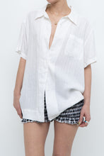 Load image into Gallery viewer, Vintage x Made in Australia x White Textured Short Sleeve Buttonup (XS-L)