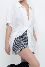 Load image into Gallery viewer, Vintage x Made in Australia x White Textured Short Sleeve Buttonup (XS-L)