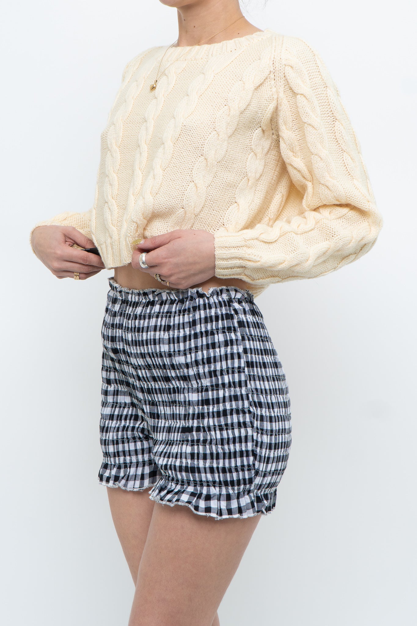 Vintage x Handmade Pale Yellow Cableknit Cropped Sweater (XS, S)