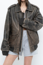 Load image into Gallery viewer, Vintage x LEVI&#39;S Brown Distressed Leather Bomber (S-L)