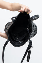 Load image into Gallery viewer, Vintage x Made in Italy x VIOLA CASTELLANI Woven Black Pebble Leather Purse