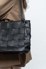 Load image into Gallery viewer, Vintage x Made in Italy x VIOLA CASTELLANI Woven Black Pebble Leather Purse