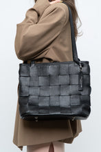 Load image into Gallery viewer, Vintage x Made in Italy x VIOLA CASTELLANI Woven Black Pebble Leather Purse