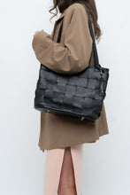 Load image into Gallery viewer, Vintage x Made in Italy x VIOLA CASTELLANI Woven Black Pebble Leather Purse