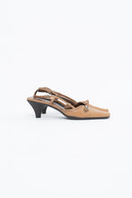 Load image into Gallery viewer, Vintage x FRANCO SARTO Tan Leather Kitten Heels (8)