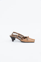 Load image into Gallery viewer, Vintage x FRANCO SARTO Tan Leather Kitten Heels (8)