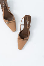 Load image into Gallery viewer, Vintage x FRANCO SARTO Tan Leather Kitten Heels (8)