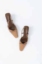 Load image into Gallery viewer, Vintage x FRANCO SARTO Tan Leather Kitten Heels (8)