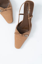 Load image into Gallery viewer, Vintage x FRANCO SARTO Tan Leather Kitten Heels (8)