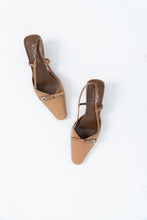 Load image into Gallery viewer, Vintage x FRANCO SARTO Tan Leather Kitten Heels (8)