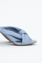 Load image into Gallery viewer, SAM &amp; LIBBY x Periwinkle Faux Leather Sandals