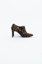Load image into Gallery viewer, Vintage x ARNOLD CHURGIN Leopard Pony Hair Boots (10-11)
