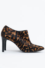 Load image into Gallery viewer, Vintage x ARNOLD CHURGIN Leopard Pony Hair Boots (10-11)