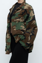 Load image into Gallery viewer, Vintage x Genuine Forest Green Camo Jacket (S-L)