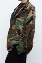 Load image into Gallery viewer, Vintage x Genuine Forest Green Camo Jacket (S-L)