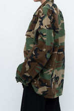 Load image into Gallery viewer, Vintage x Genuine Forest Green Camo Jacket (S-L)