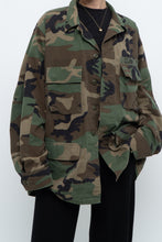 Load image into Gallery viewer, Vintage x Genuine US Army Camo Jacket (S-L)