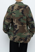 Load image into Gallery viewer, Vintage x Genuine US Army Camo Jacket (S-L)