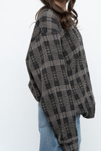 Load image into Gallery viewer, Vintage x Made in Hong Kong x Black Checkered Japanese Fabric Knit Sweater (S-L)