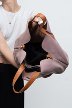 Load image into Gallery viewer, Vintage x Blush Pebble Leather Purse