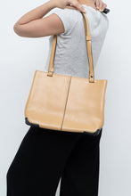 Load image into Gallery viewer, Vintage x Made in Italy x ALDO Tan Leather Purse