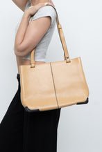Load image into Gallery viewer, Vintage x Made in Italy x ALDO Tan Leather Purse