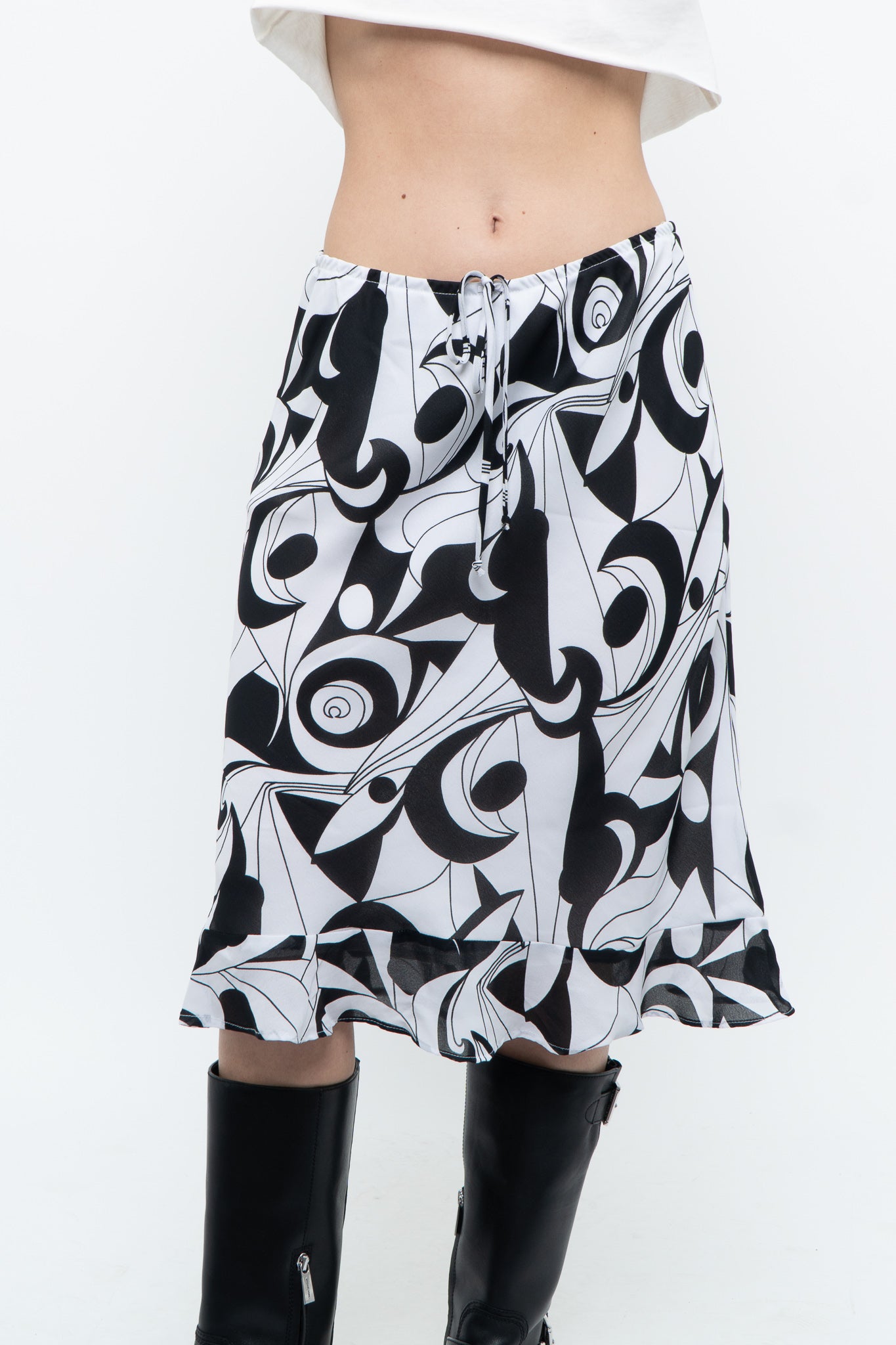 Vintage x Made in Canada x LAPIS Black, White Abstract Patterned Midi Skirt (S, M)