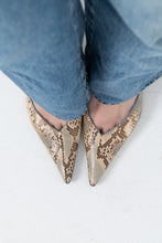Load image into Gallery viewer, Vintage x Made in Spain x Genuine Snakeskin Leather Stilettos (8.5, 9)
