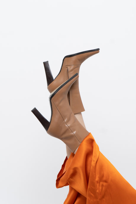 Vintage x BCBG Girls Tan Leather Heeled Boot (6, 6.5)