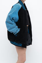 Load image into Gallery viewer, Vintage x CAROLINA PANTHERS Suede Bomber (S-L)
