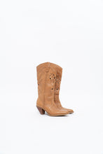 Load image into Gallery viewer, Vintage x Tan Soft Leather Cutout Cowboy Boot (6-7W)