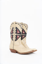 Load image into Gallery viewer, Vintage x REED’S SHOES Butterfly Embroidered Cream Leather Cowboy Boot (8.5, 9W)