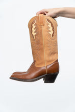 Load image into Gallery viewer, Vintage x Tan, Brown Leather Cowboy Boots (7-8W)