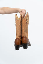 Load image into Gallery viewer, Vintage x Tan, Brown Leather Cowboy Boots (7-8W)