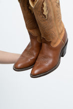 Load image into Gallery viewer, Vintage x Tan, Brown Leather Cowboy Boots (7-8W)