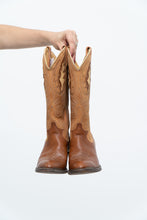 Load image into Gallery viewer, Vintage x Tan, Brown Leather Cowboy Boots (7-8W)