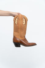 Load image into Gallery viewer, Vintage x Tan, Brown Leather Cowboy Boots (7-8W)