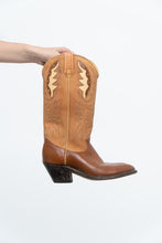 Load image into Gallery viewer, Vintage x Tan, Brown Leather Cowboy Boots (7-8W)