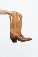 Load image into Gallery viewer, Vintage x Tan, Brown Leather Cowboy Boots (7-8W)